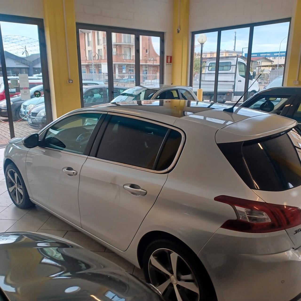 NEOPATENTATI PEUGEOT 308 1.6 TDI FULL OPTIONAL