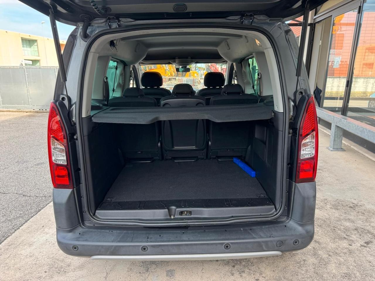 Peugeot Partner Tepee BlueHDi 100 Outdoor