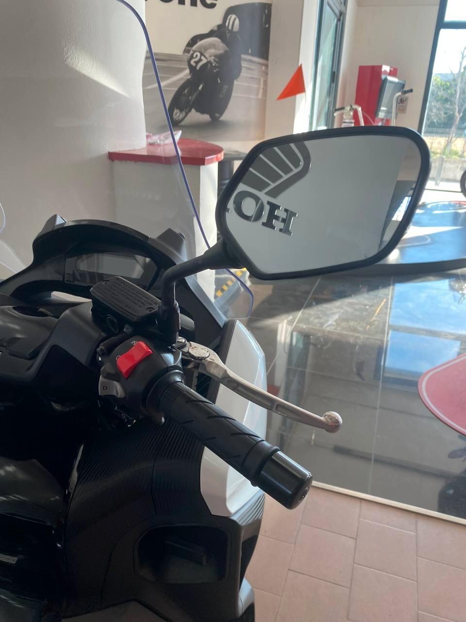 Honda Integra 750 s