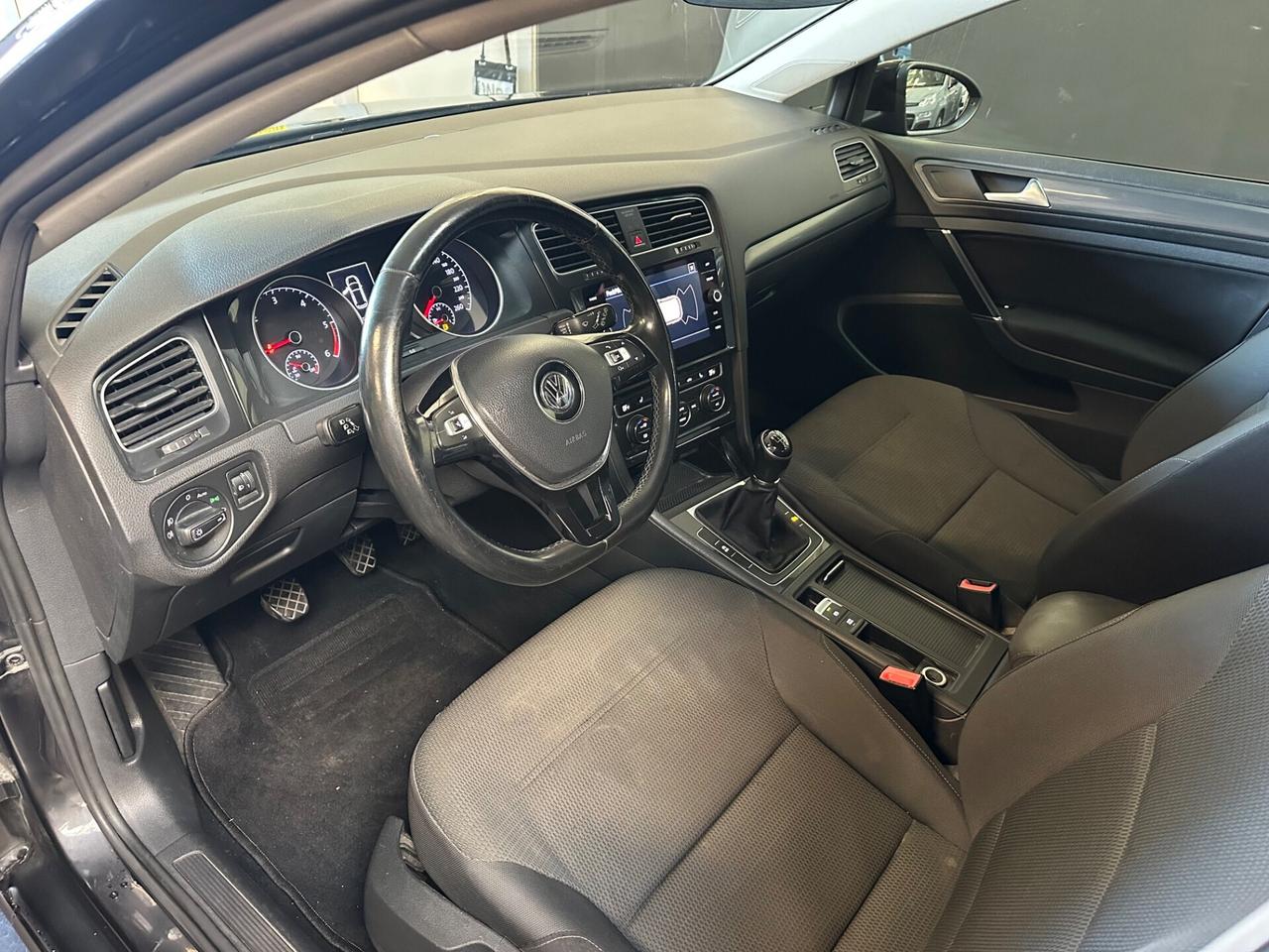 Volkswagen Golf 7.5 Business 1.6 TDI 5p. GANCIO TRAINO Trendline BlueMotion Technology