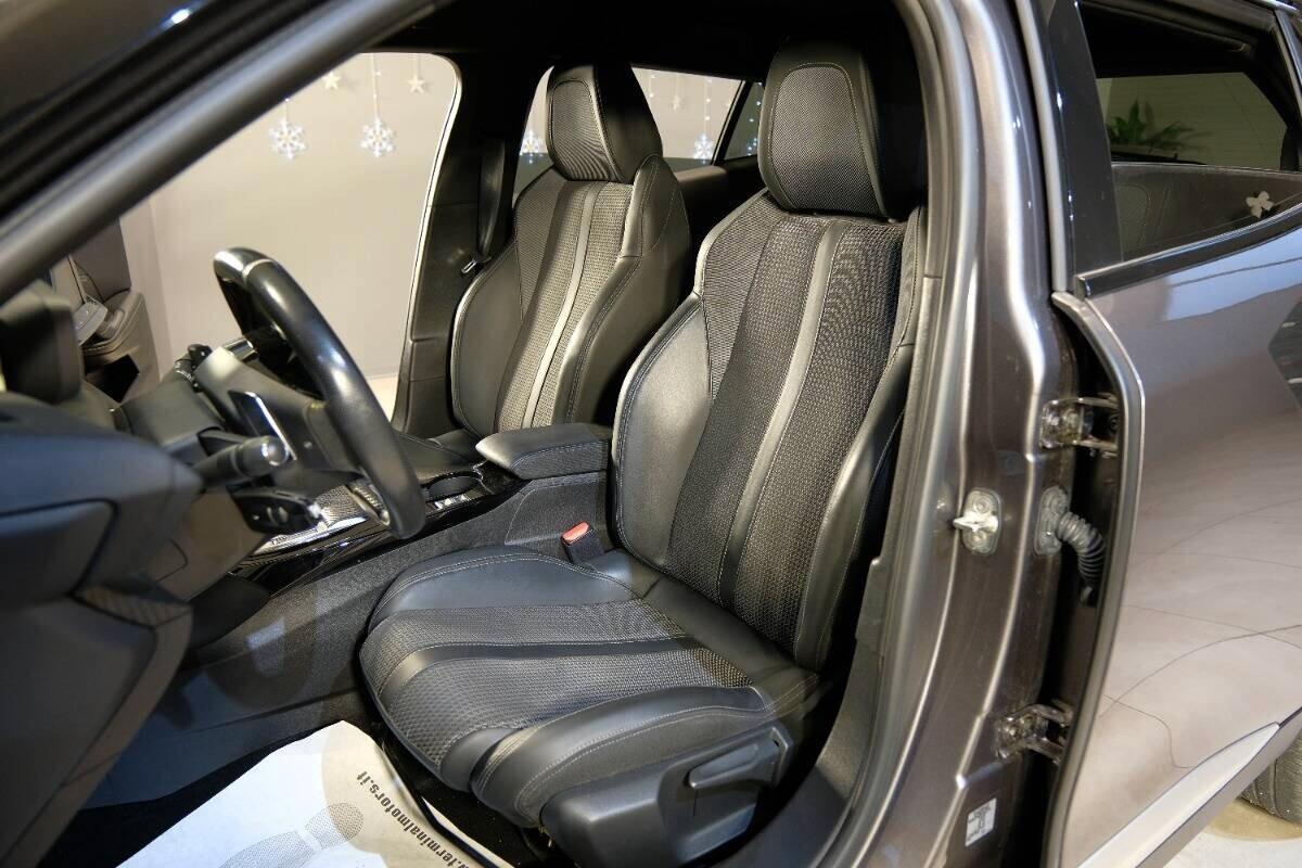 Peugeot 2008 BlueHDi 130 S&S EAT8 GT