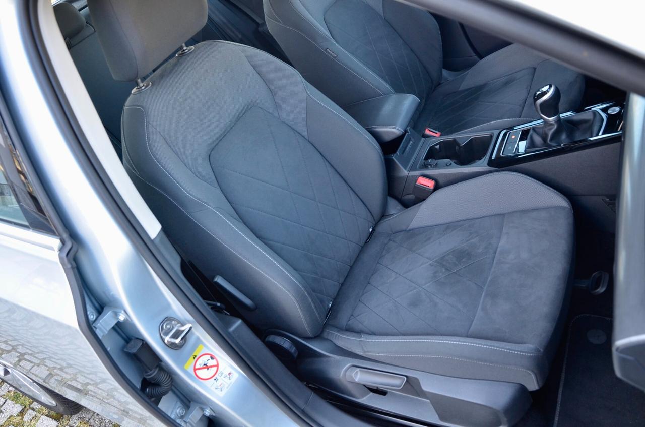 VOLKSWAGEN GOLF 1.5 TSI EVO STYLE 130cv 5p, UNICOPROPRIETARIO, UFF ITALIANA, SERVICE VW, BOLLO 1/27, IQ LED, RETROCAMERA, PERMUTE