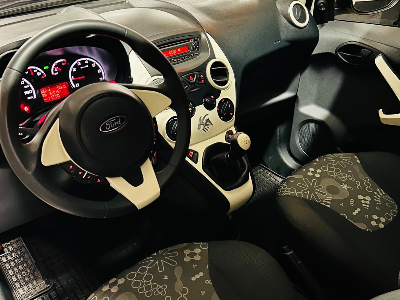 FORD KA 1.2 CON SOLI 32.011 KM IN CONDIZIONI DA VETRINA.