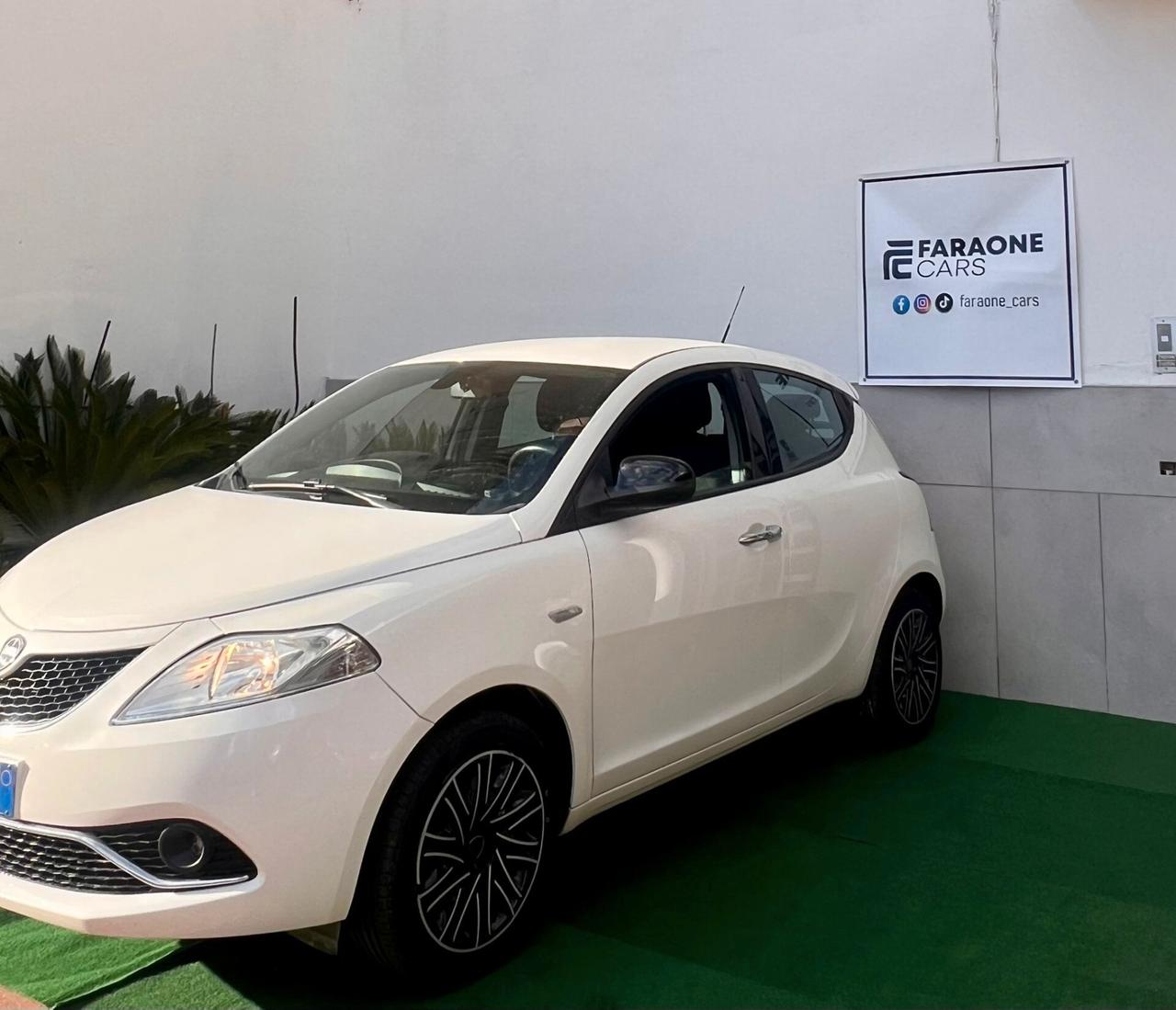 Lancia Ypsilon 1.2 69 CV 5 porte Gold