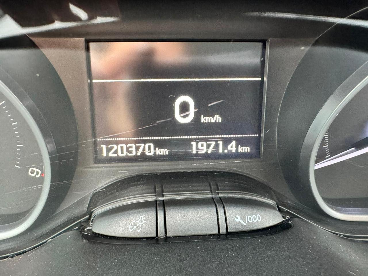 Peugeot 208 BlueHDi 100 5 porte Allure