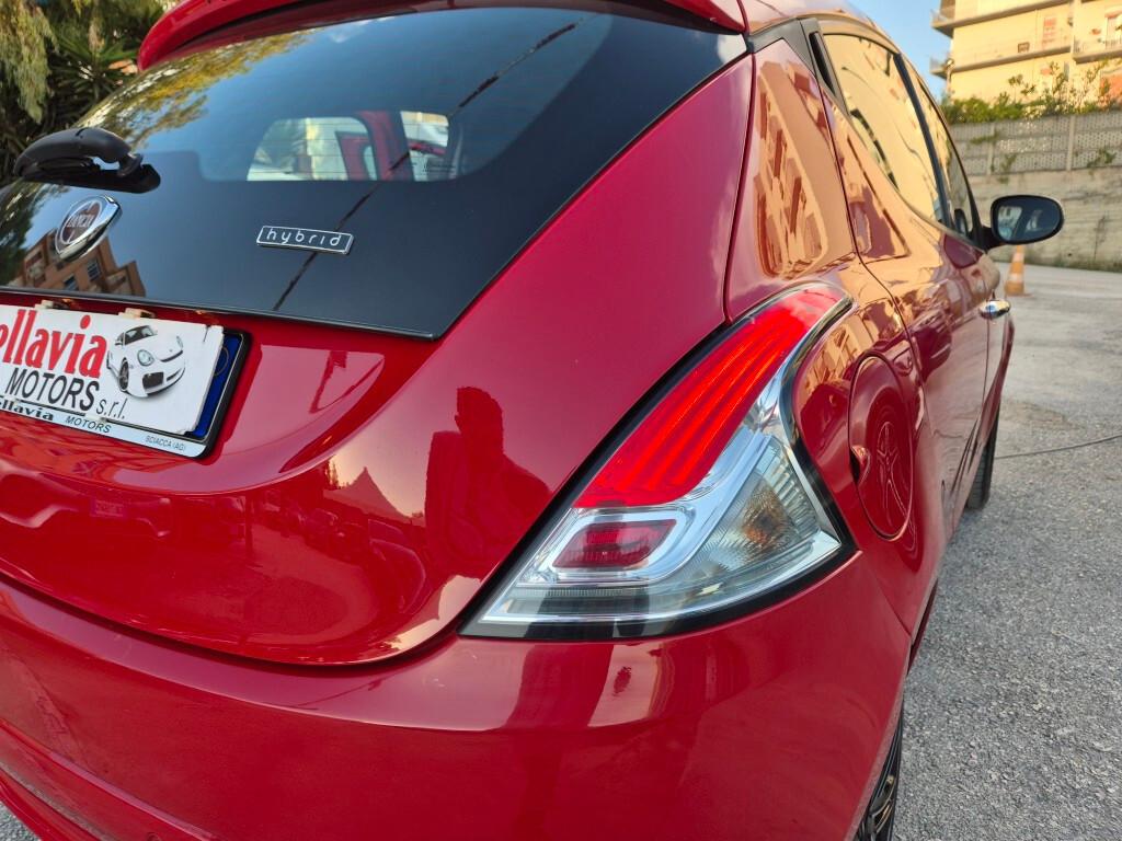 Lancia Ypsilon 1.0 5 porte Hybrid GOLD