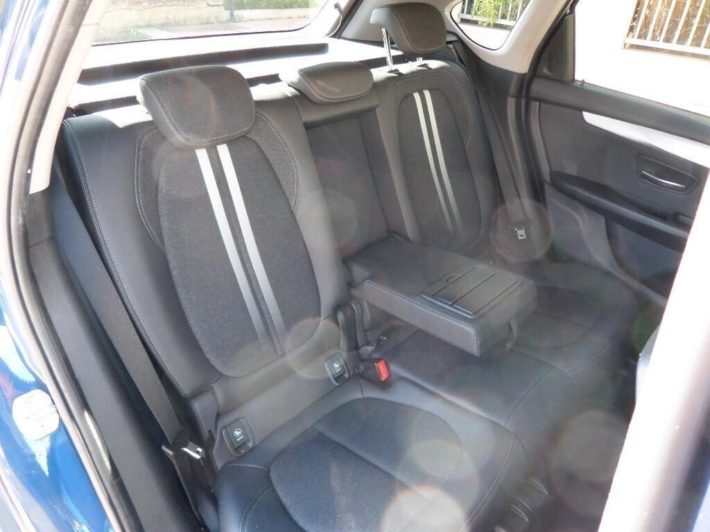 BMW 218d ACTIVE TOURER ADVANTAGE - Navi-Pelle/Tessuto-Cruise-Park