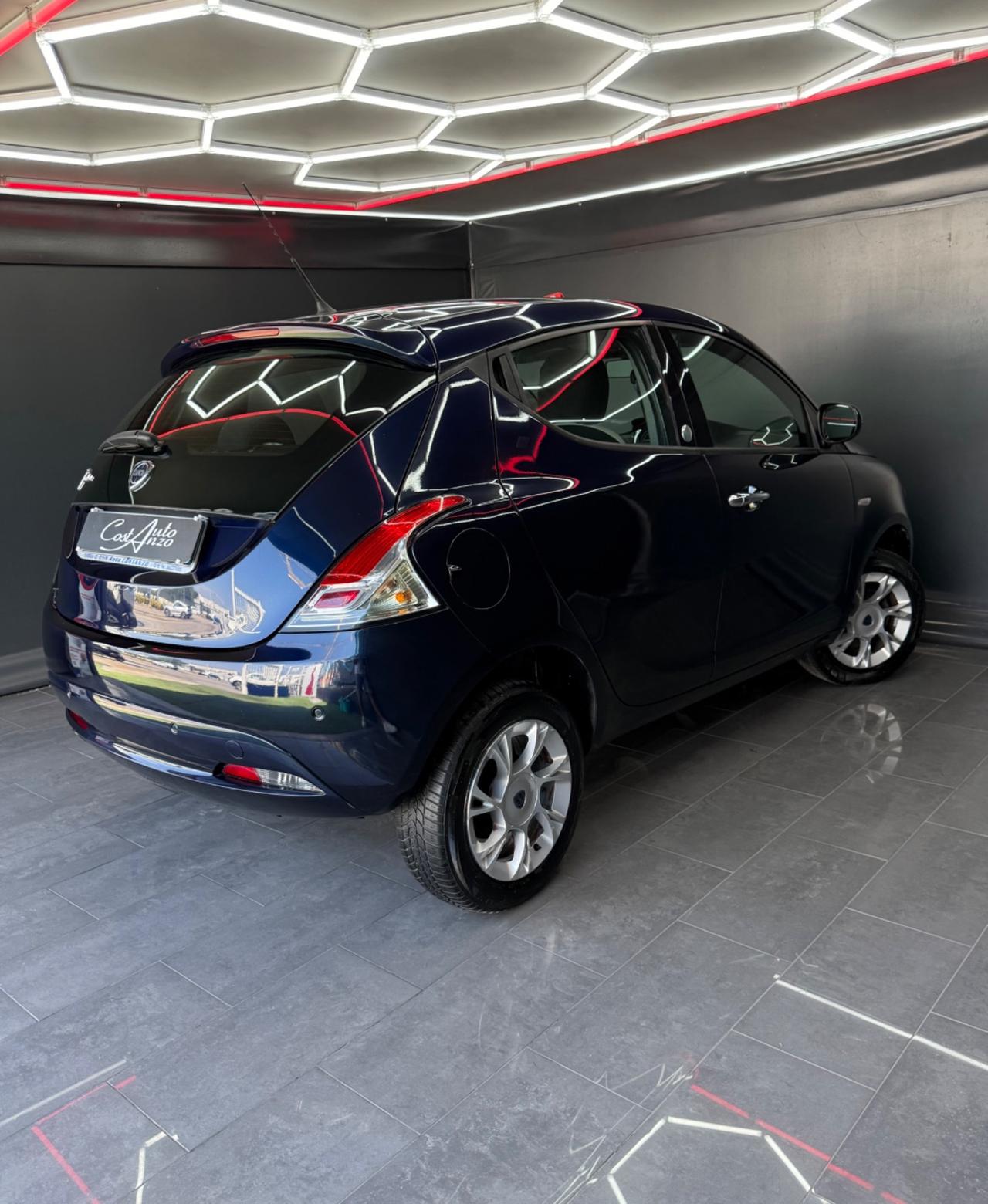 Lancia Ypsilon 0.9 Benz. /Metano Ecochic Platinum 2016