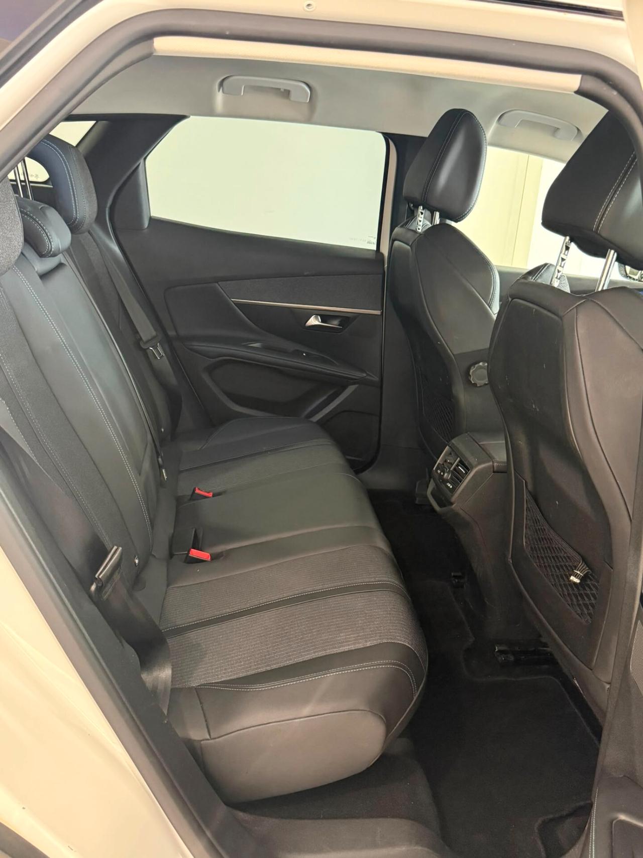 Peugeot 3008 1.5 diesel 130CV 2023 AUTOMATICA