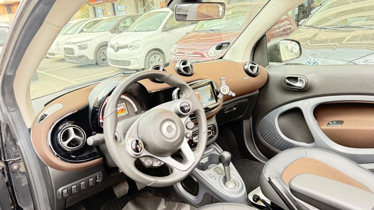 Smart ForTwo 70 1.0 twinamic cabrio Perfect LED NAVI KAMERA PDC PELLE CERCHI 15 BLUETOOTH BRACCIOLO