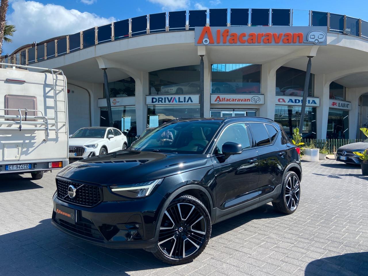 Volvo XC40 2.0 b3 Ultimate Dark Sport auto
