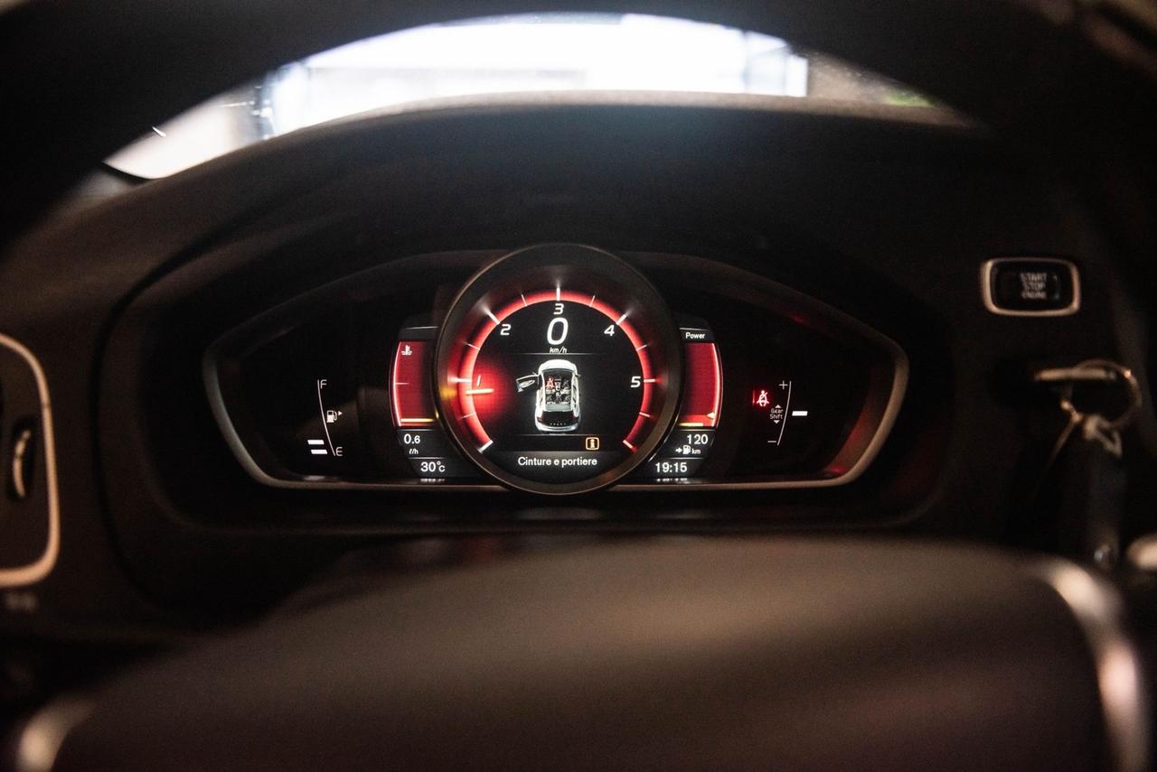 Volvo V40 D2 'eco' Geartronic Momentum