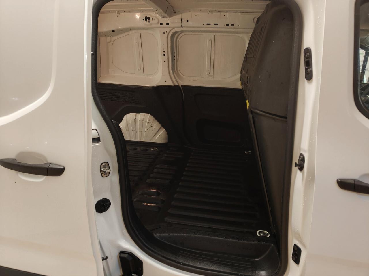 Opel Combo Cargo 1.5 Diesel 100CV PC 650kg Edition