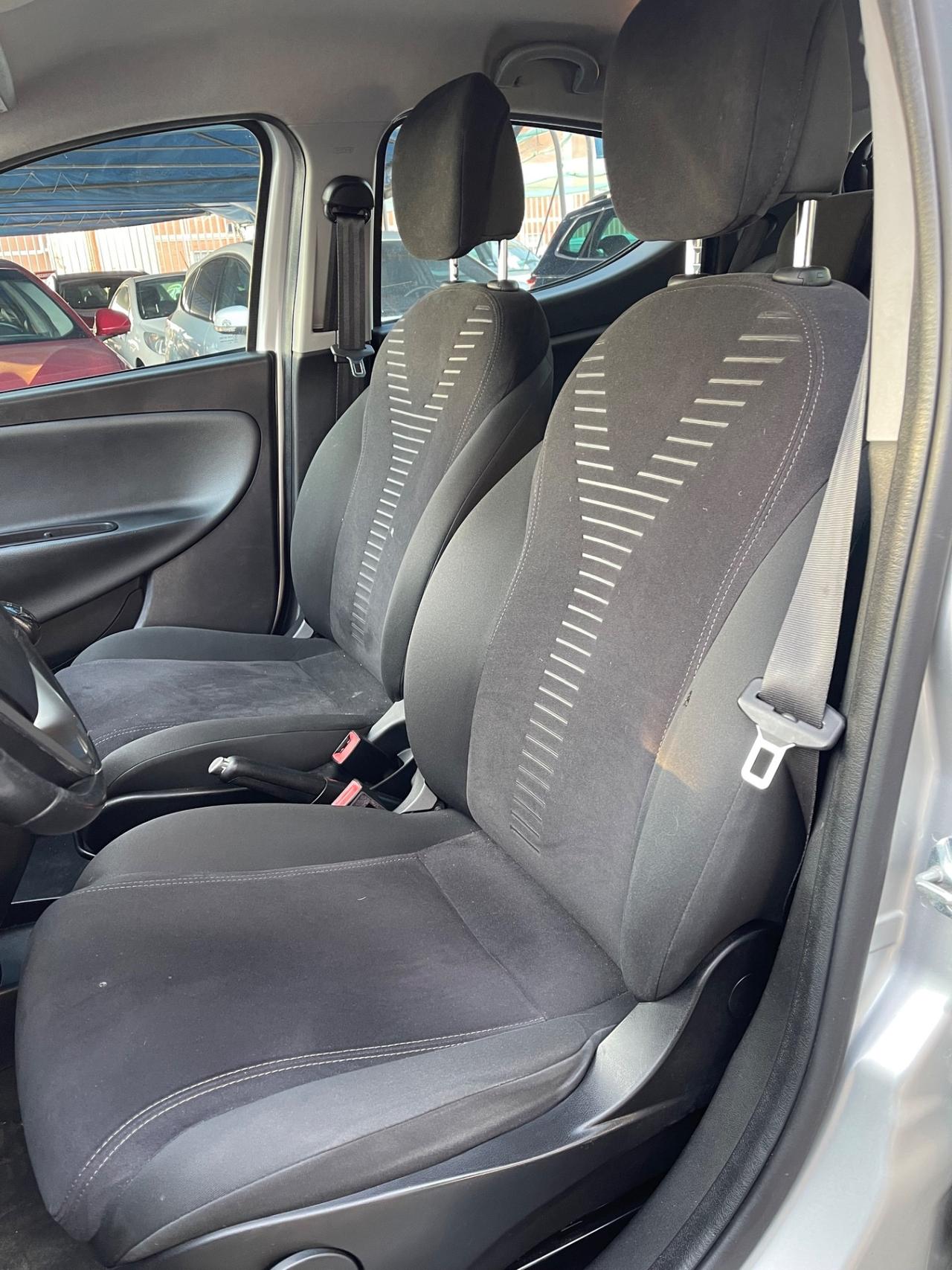 Lancia Ypsilon 1.2 69 CV 5 porte S&S Silver