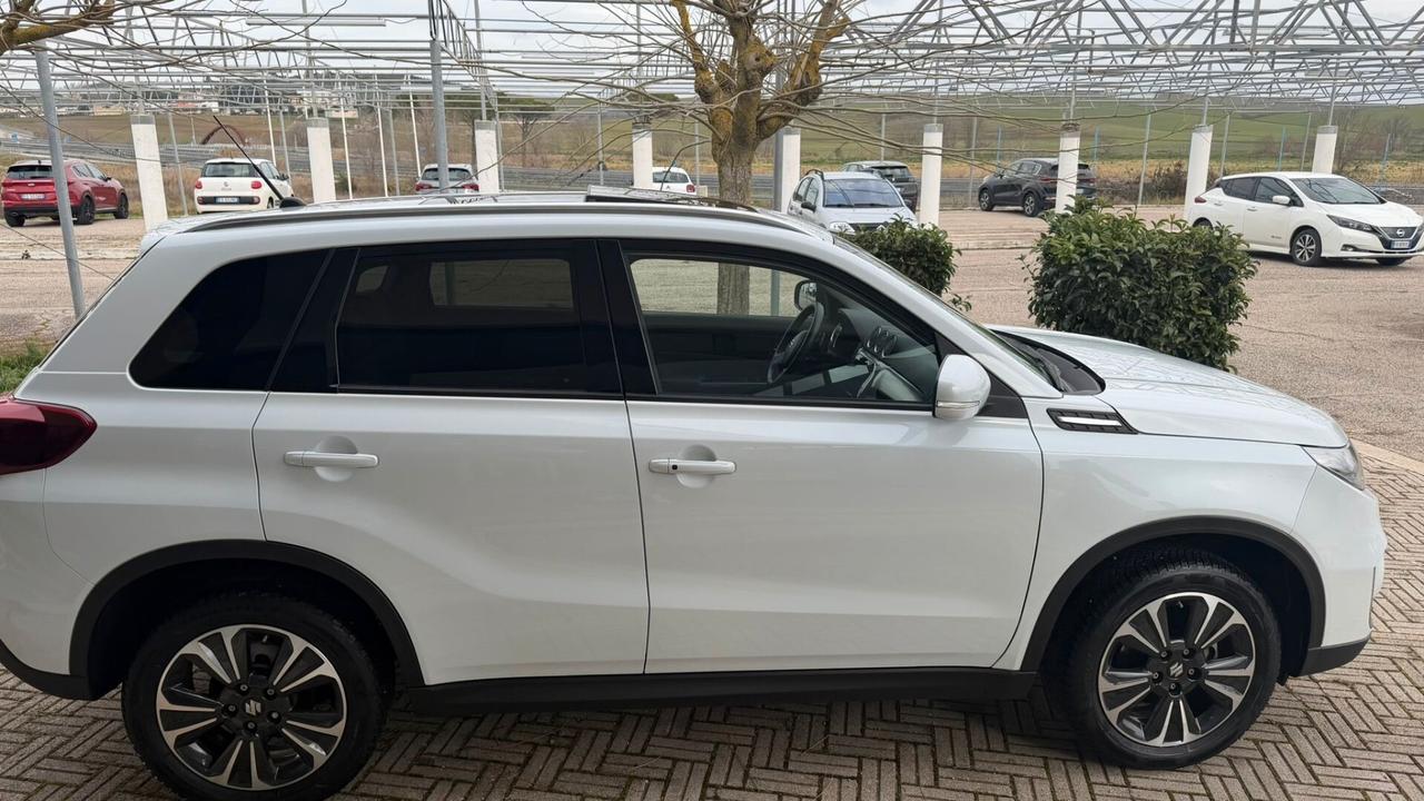 Suzuki Vitara 1.5 140V Hybrid A/T Starview