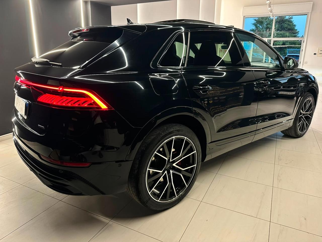Audi Q8 50 TDI 286 CV quattro 3x S Line Full 2020