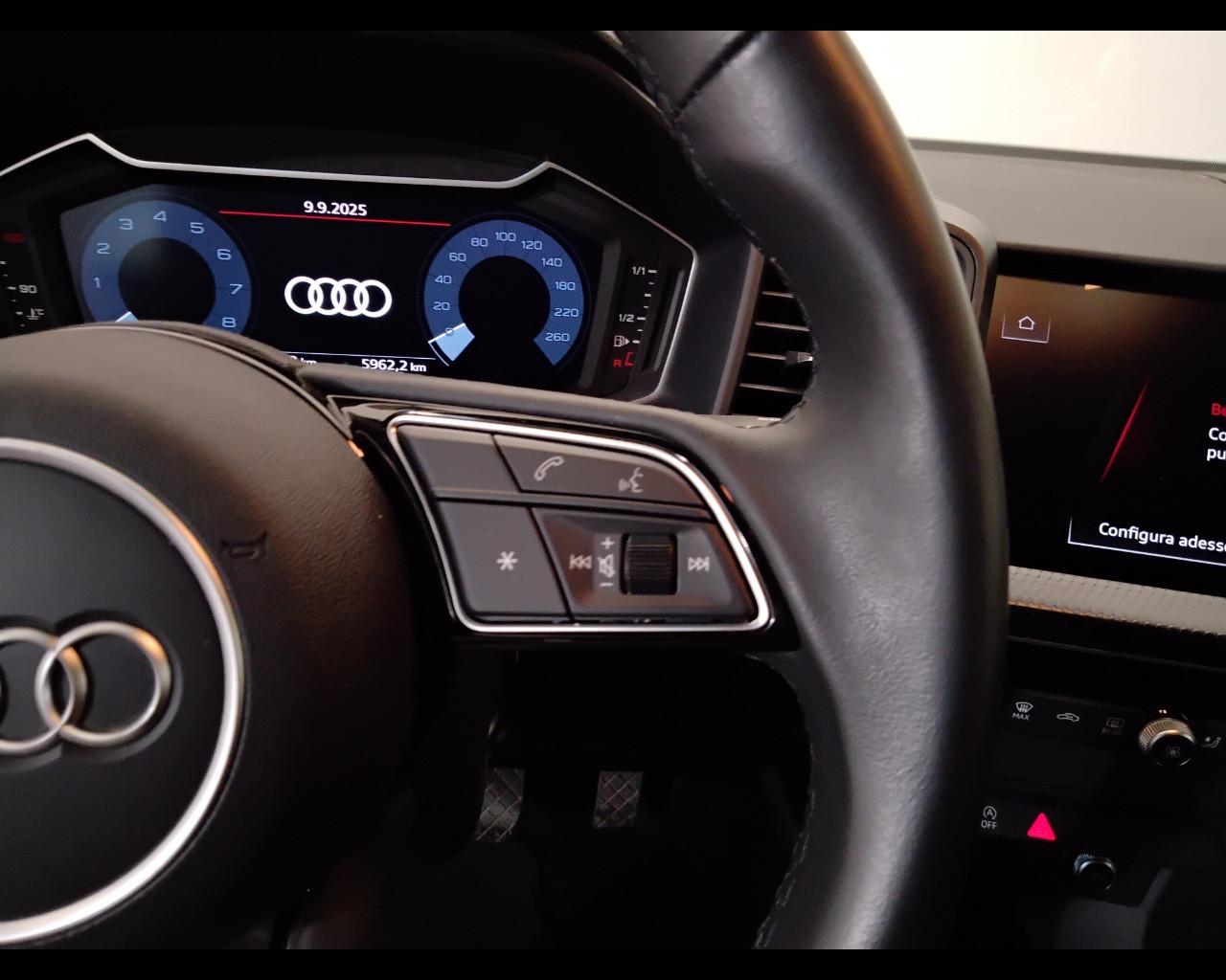 AUDI A1 II 2022 allstreet - A1 allstreet 30 1.0 tfsi Identity Contrast 110cv s tronic