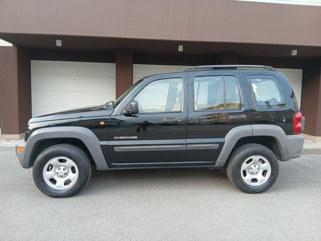 Jeep Cherokee 2.5 CRD Sport 4x4 cambio manuale