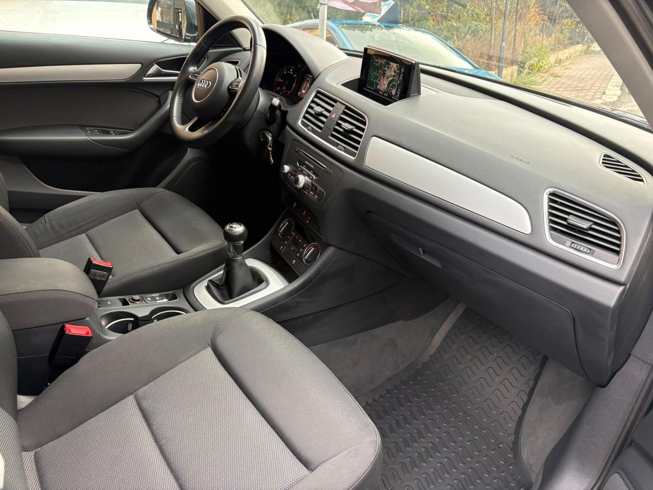 Audi Q3 2.0 TDI 120 CV Business
