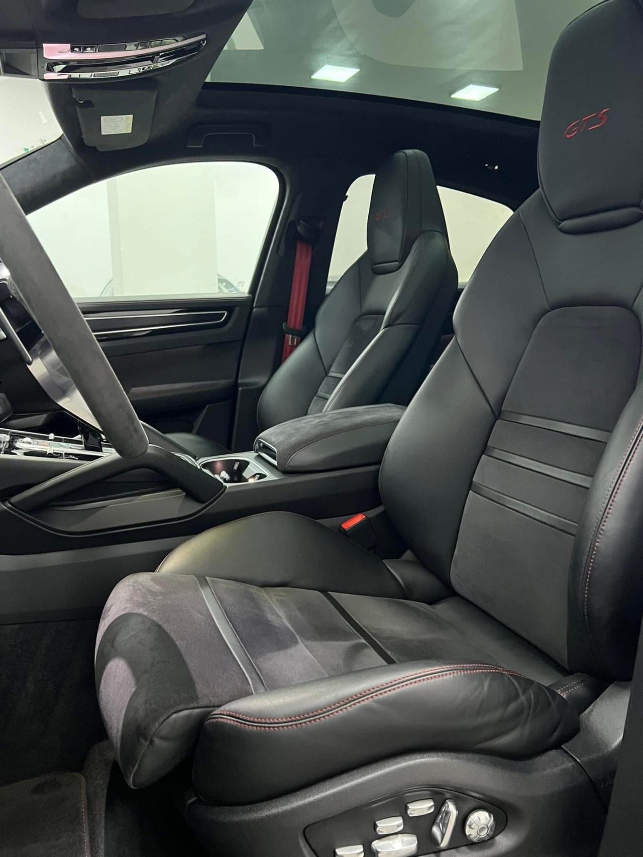Porsche Cayenne Coupé 4.0 GTS Anticipo €18.000 noleggio no scoring