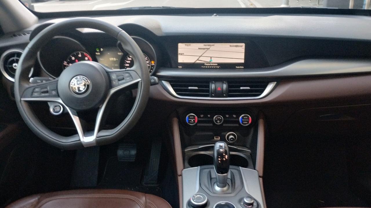 Alfa Romeo Stelvio 2.2 Turbodiesel 210 CV AT8 Q4 Executive