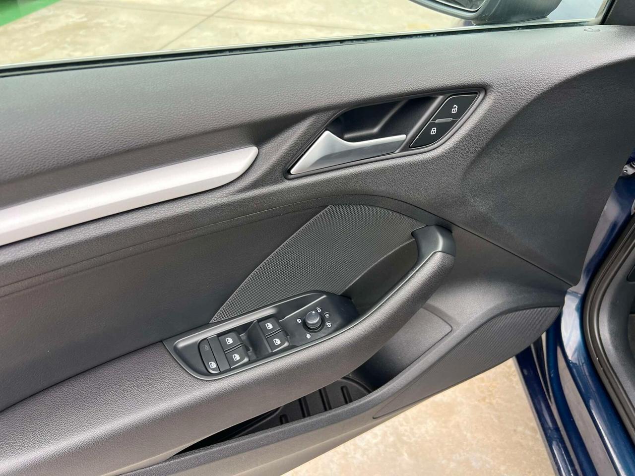 Audi A3 1.6 TDI 116 CV S tronic -PELLE-XENO