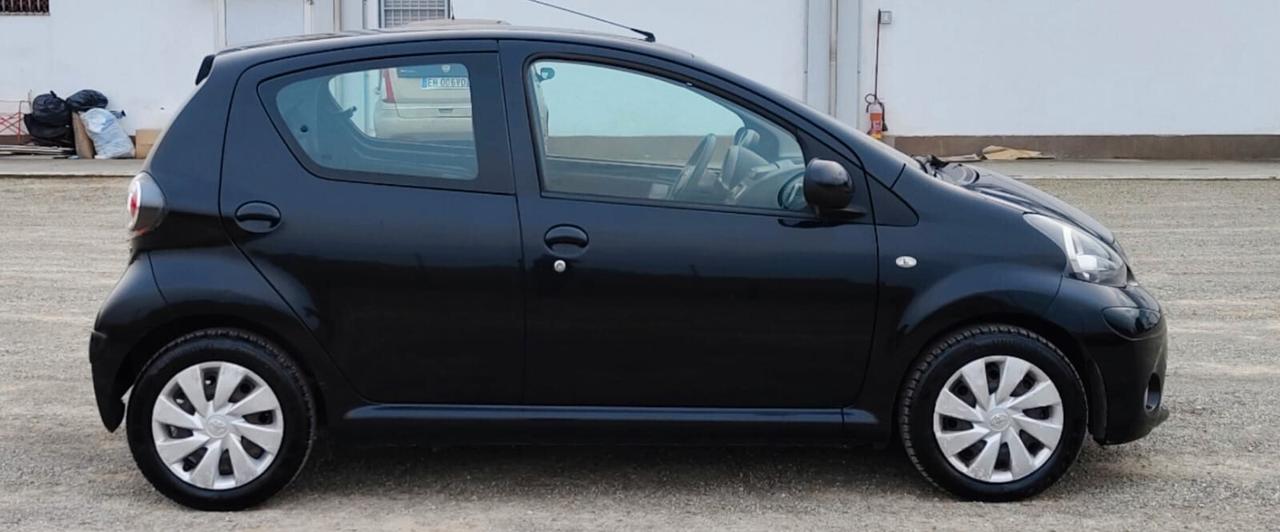 Toyota Aygo 1.0 VVT-i 69 CV 5 porte x-cool