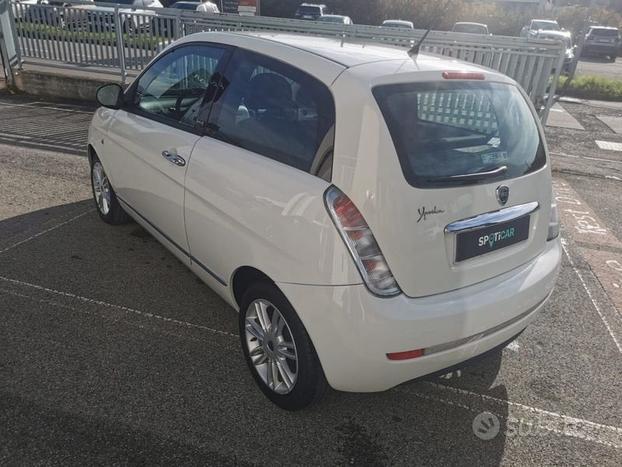 Lancia Ypsilon 1.2 69 CV Unyca