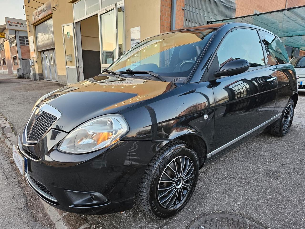 Lancia Ypsilon 1.2 60cv Argento*Clima*5Posti*Neopatentati*