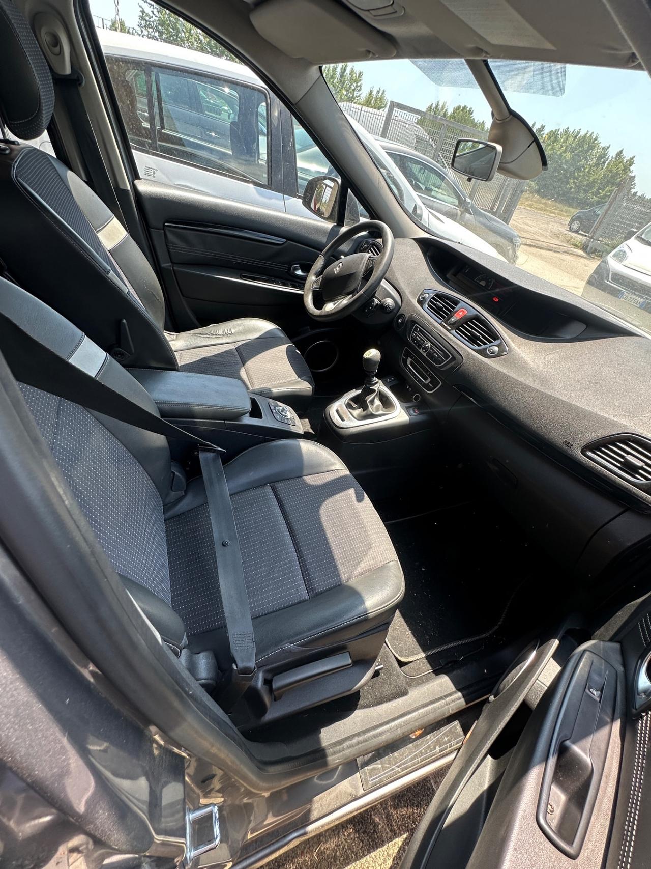 Renault Scenic Scénic X-Mod 1.9 dCi 130CV Luxe 2011
