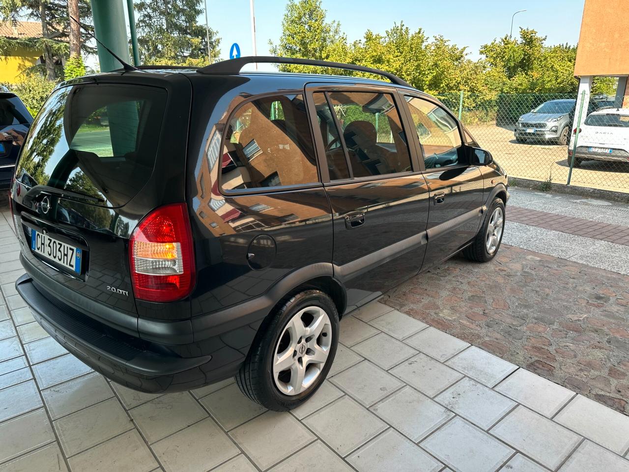 Opel Zafira 2.0 DTI 7 POSTI (12 RATE)
