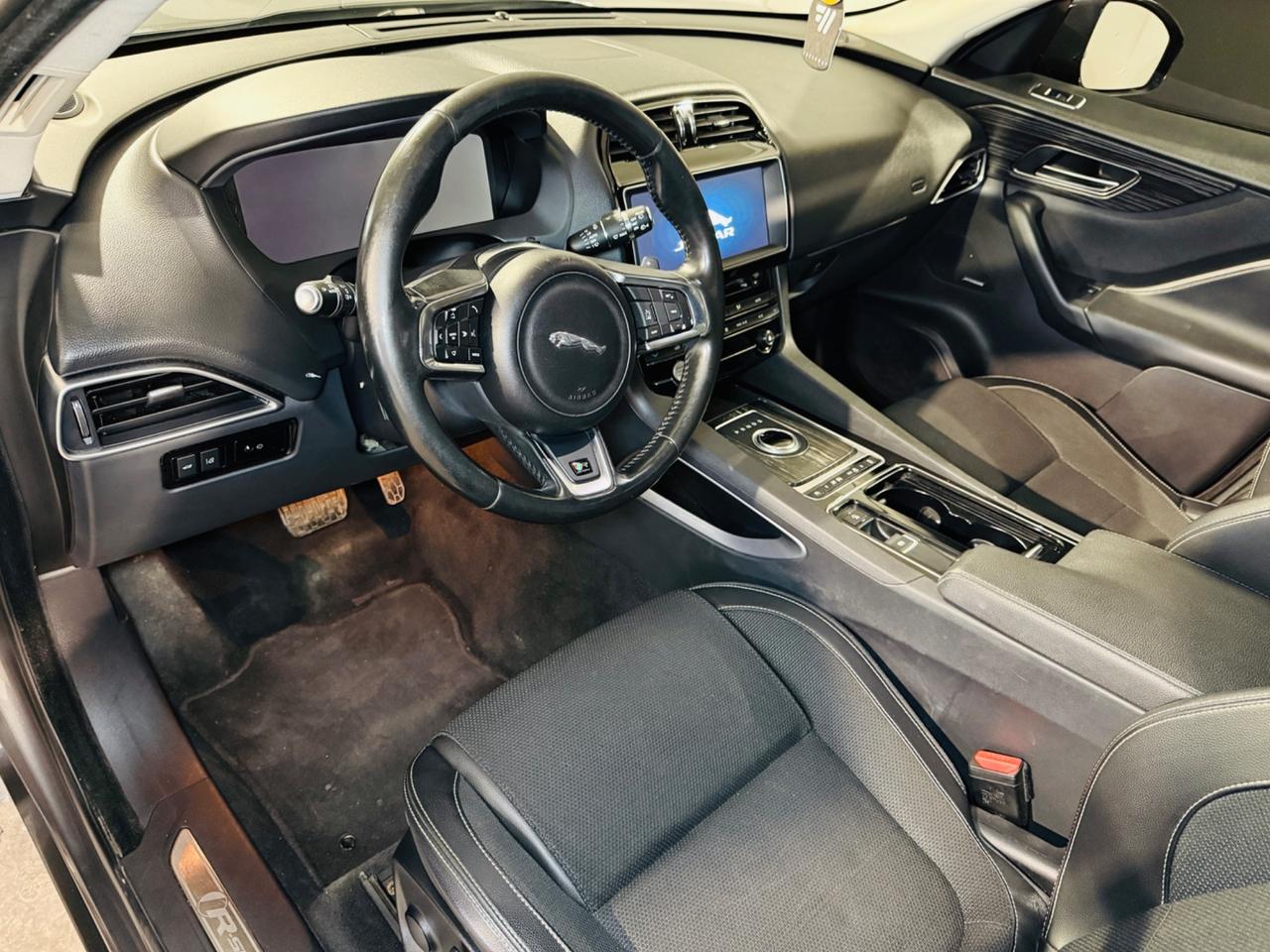 Jaguar F-Pace 3.0 300 CV AWD R-DYNAMIC*UNIPRO*TETTO