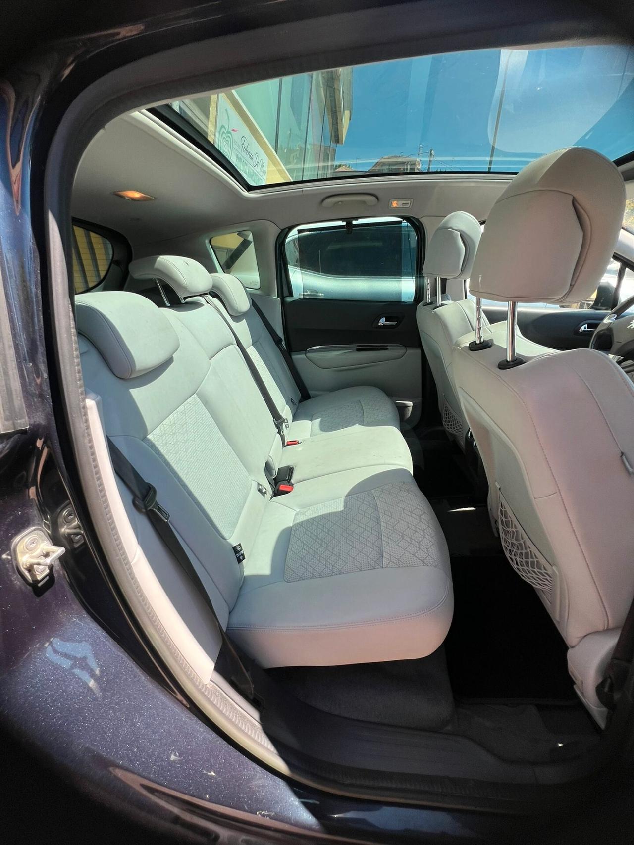 Peugeot 3008 2.0 HDi 150CV Business