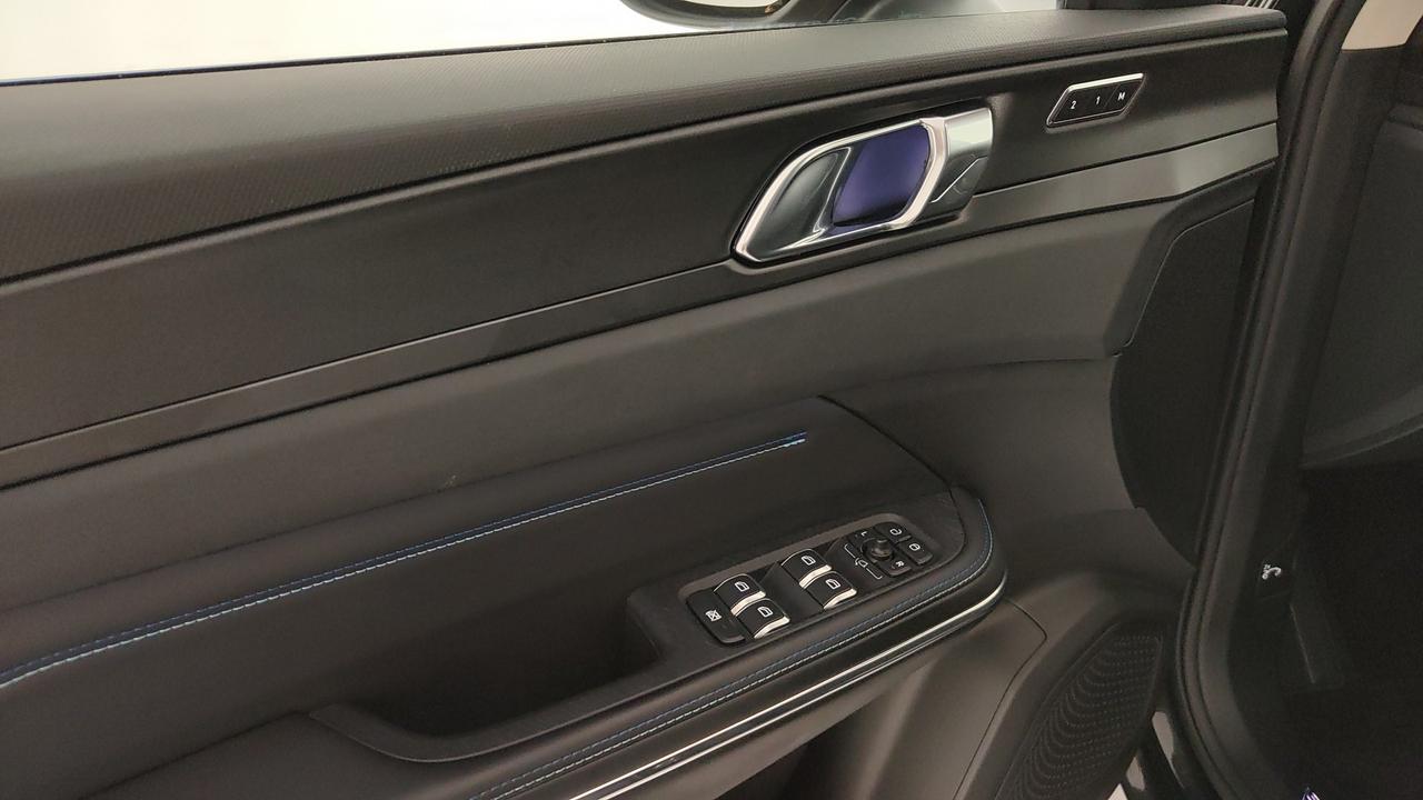 LYNK & CO 01 1.5 td phev auto