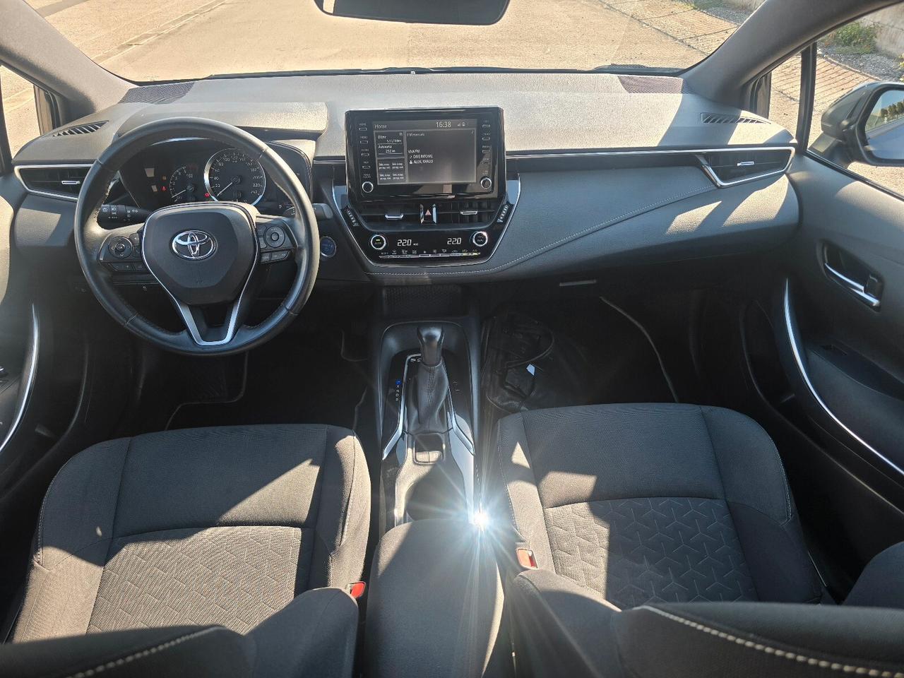Toyota Corolla 1.8 Hybrid Business