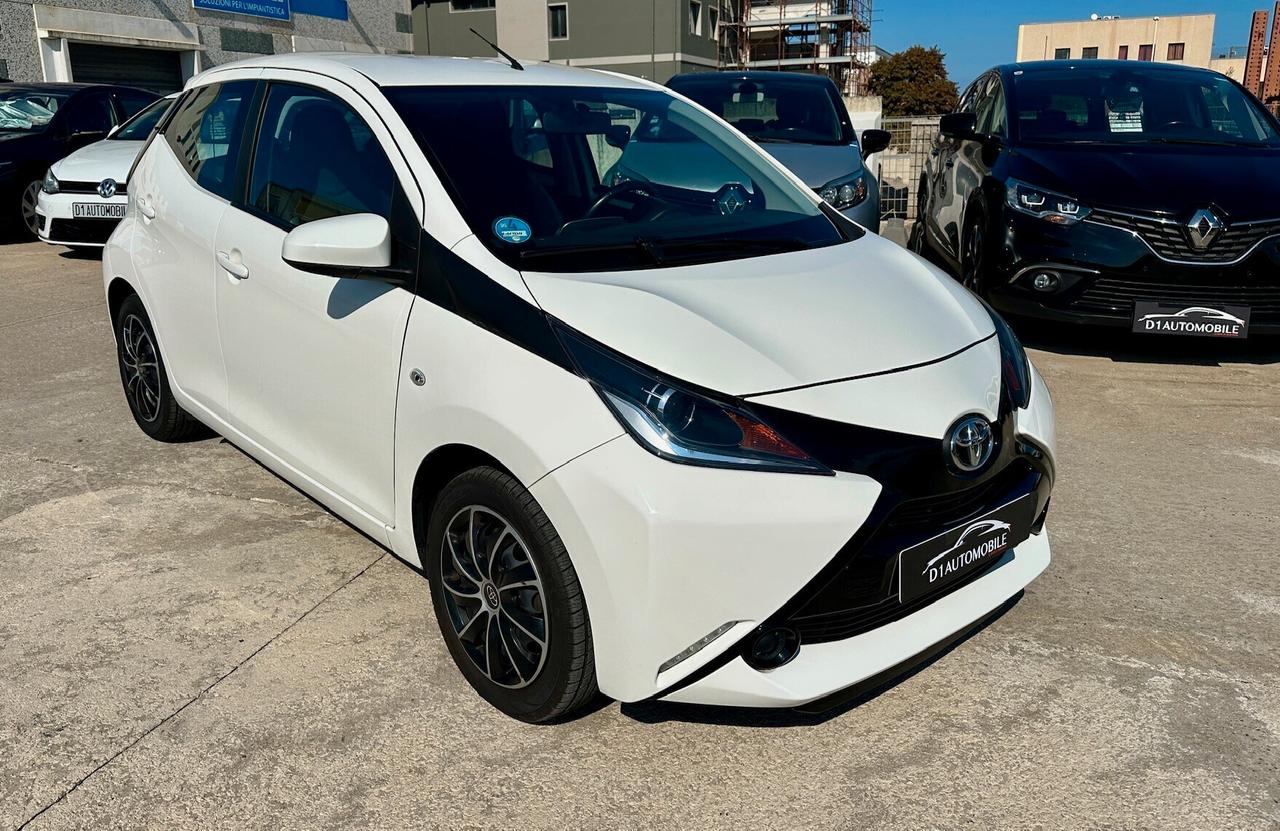 Toyota Aygo 1.0 VVT-i 69 CV 5 porte x-play