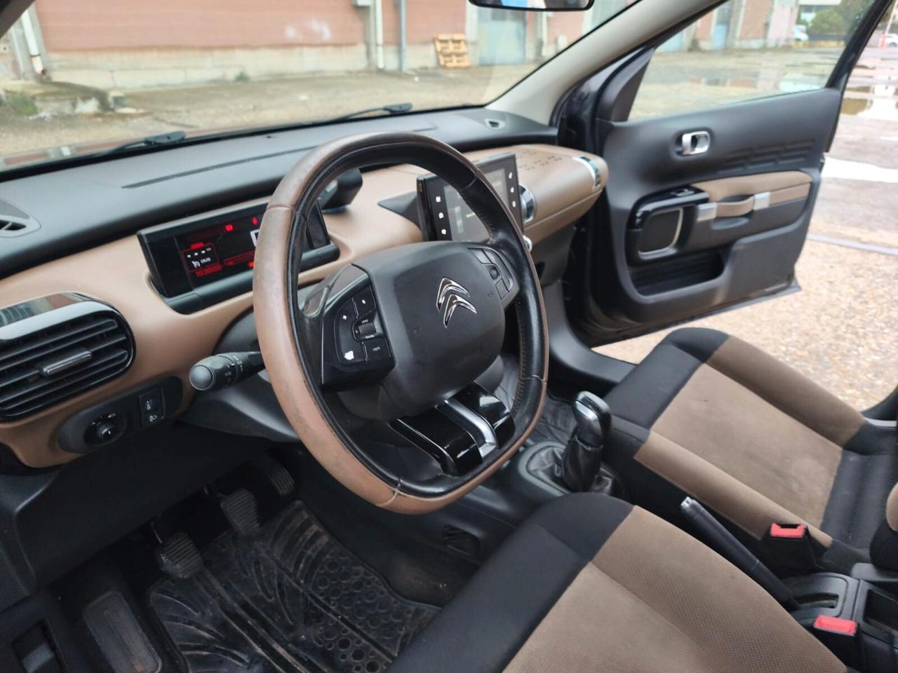 Citroen C4 Cactus 2015---1.6 Diesel