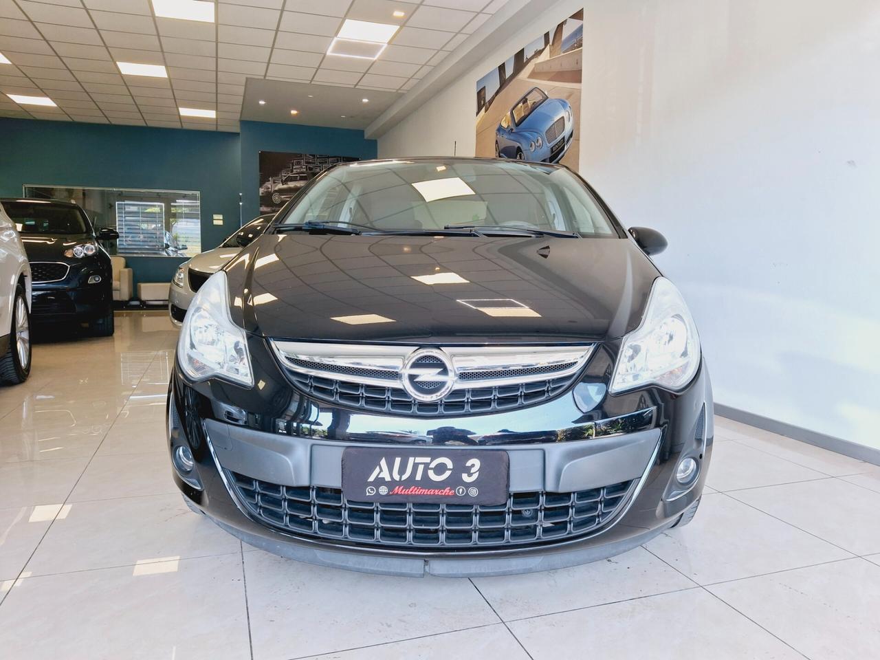 Opel Corsa 1.2 5 porte Cosmo