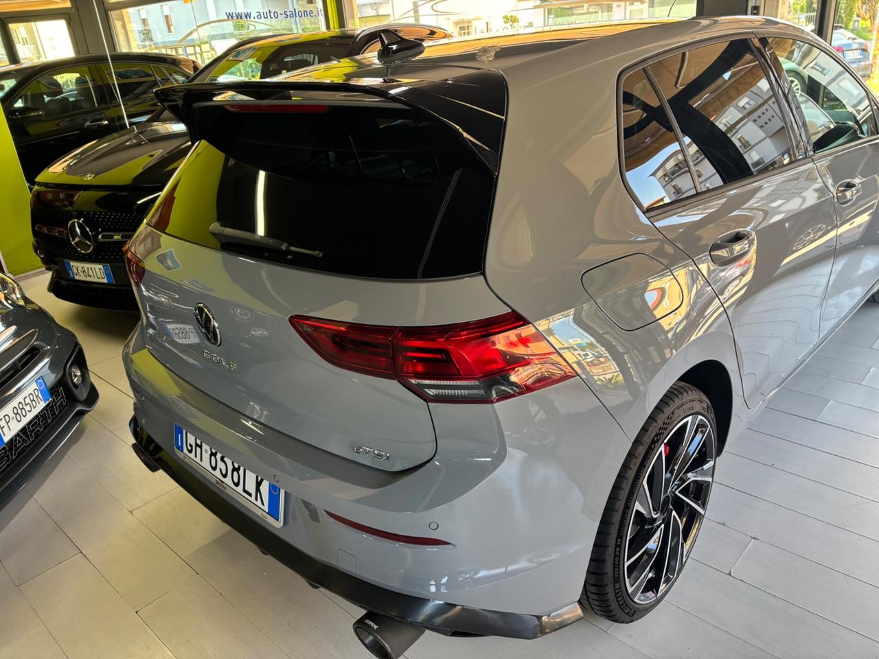 VW Golf 1.0 eTSI EVO DSG Life scarico akrapovic, neopatentati