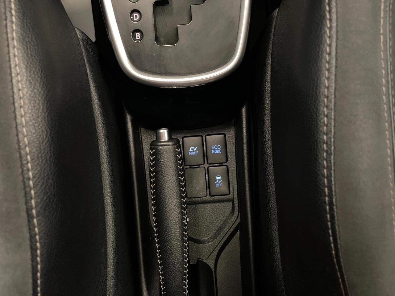 Toyota Yaris 1.5 Hybrid style automatica