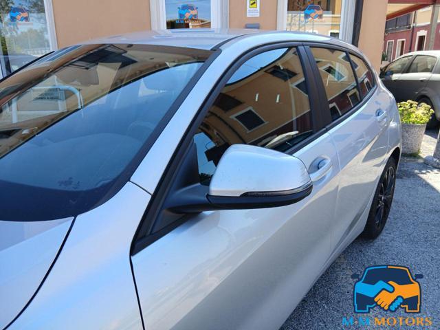 BMW 118 i 5p. Business Advantage