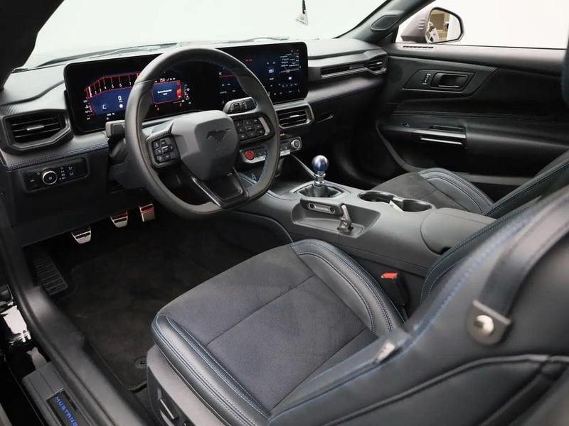 Ford Mustang 5.0 V8 453CV Dark Horse