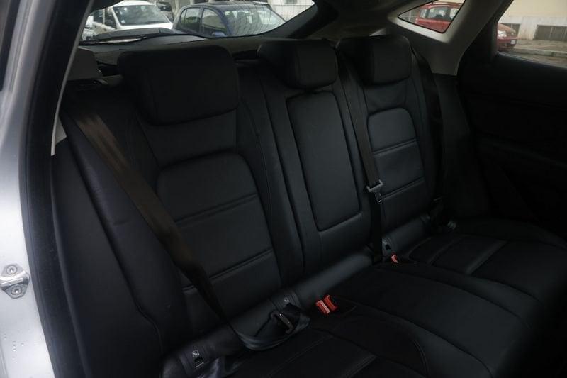 Jaguar E-Pace Jaguar E-Pace 2.0d i4 R-Dynamic S awd 150cv my19 110KW ANNO 2019