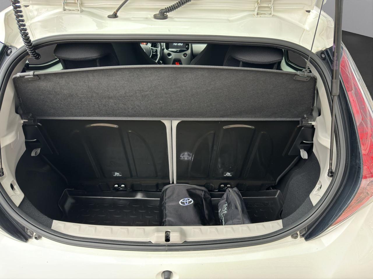 Toyota Aygo 5p 1.0 x-play tss