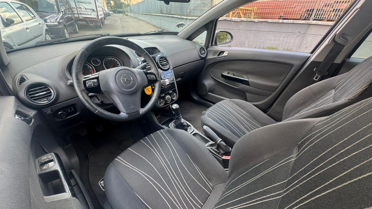 Opel Corsa 1.2 5 porte Sport