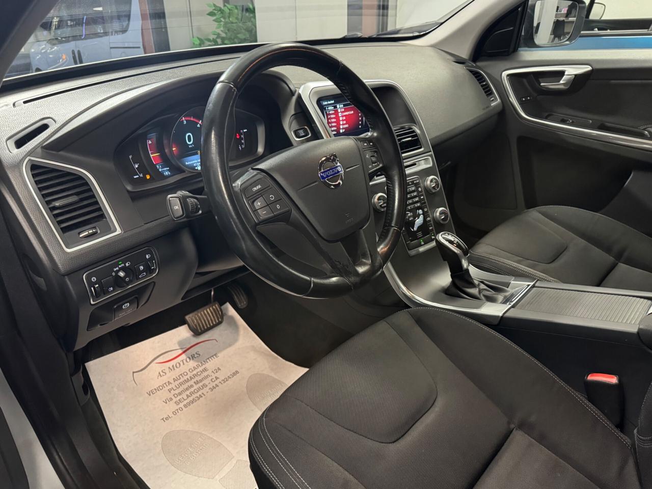 Volvo XC60 D4 R-design Momentum