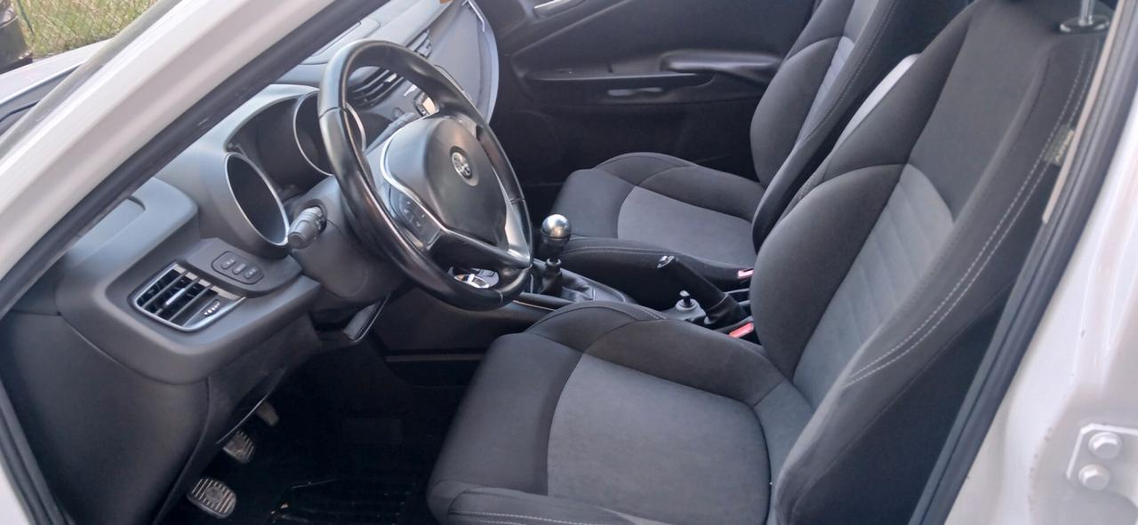 Alfa Romeo Giulietta 1.6 JTDm 120 CV neopatentati