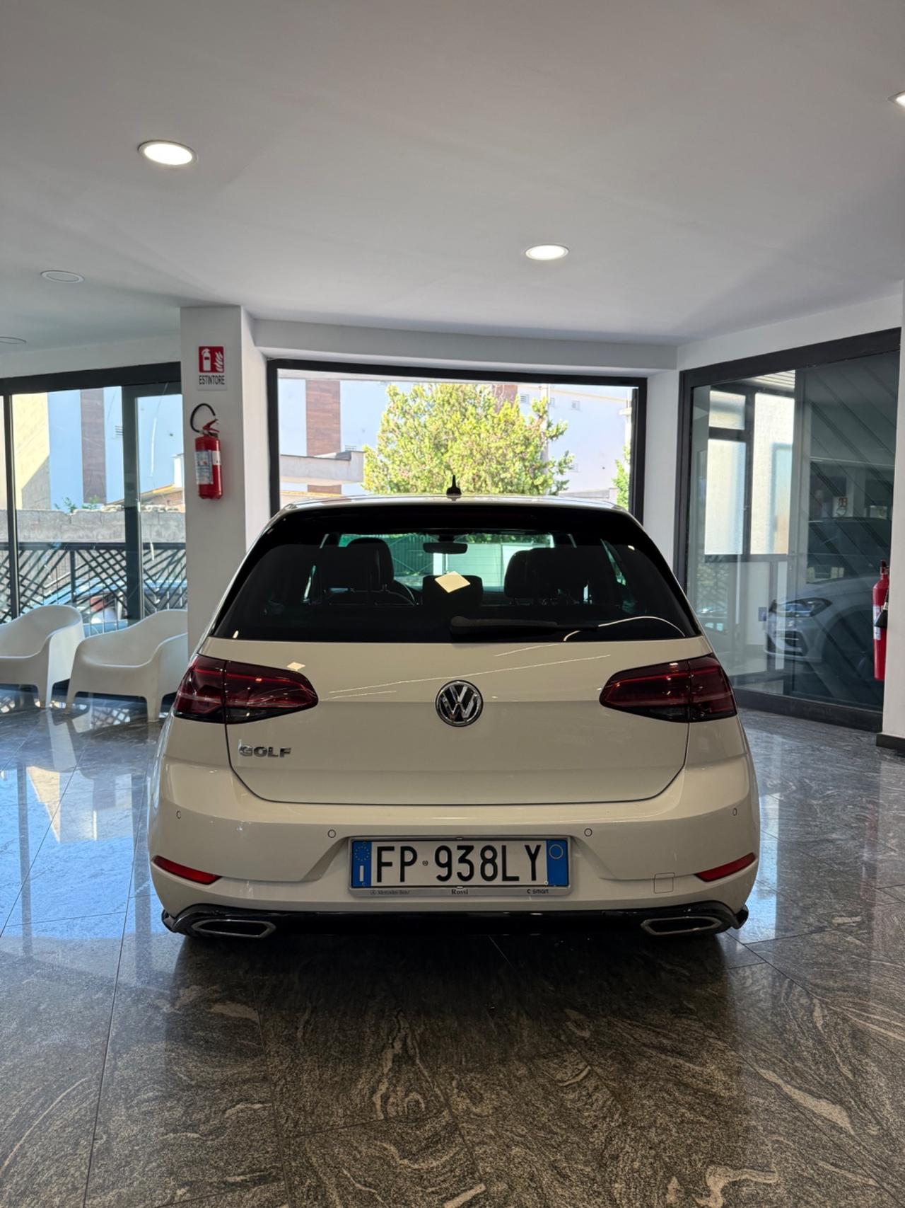 Volkswagen Golf 2.0 TDI DSG 5p R-LINE Highline BlueMotion Technology