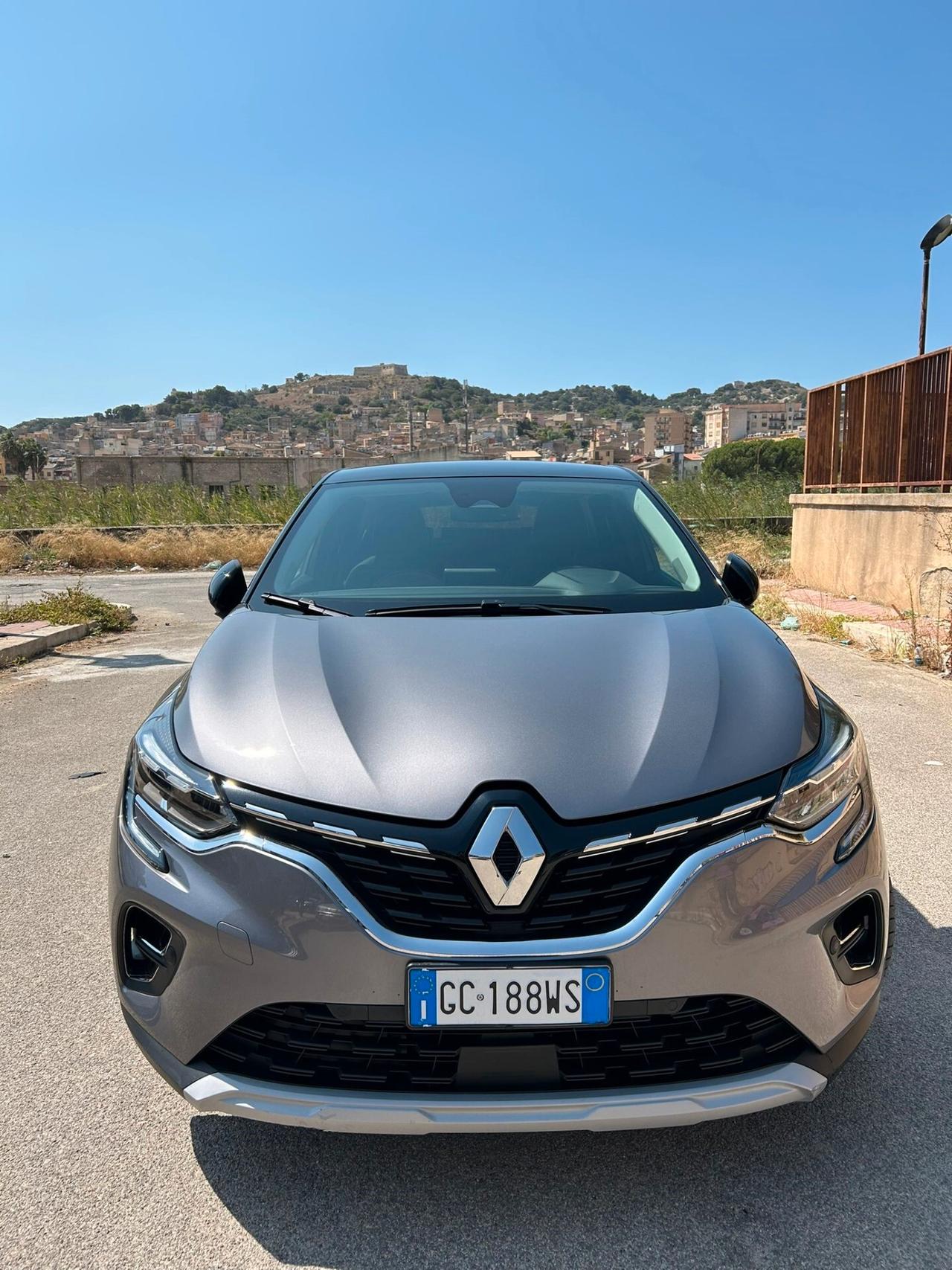 Renault Captur Plug-in Hybrid E-Tech Intens