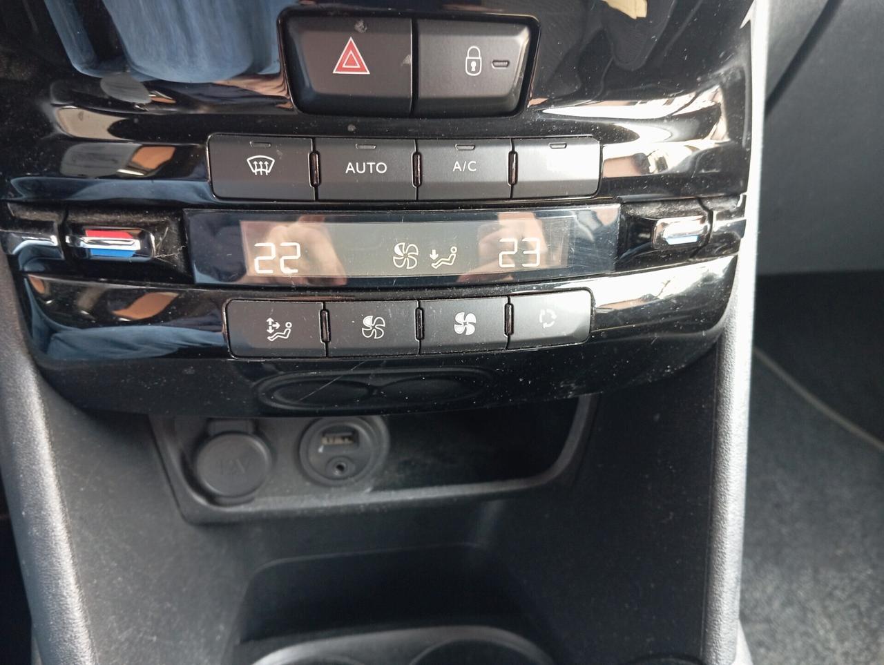 Peugeot 208 PureTech 1200 Allure offerta del mese